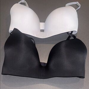 2-Victorias Secret Wireless Molded Cup Bras, 34DD